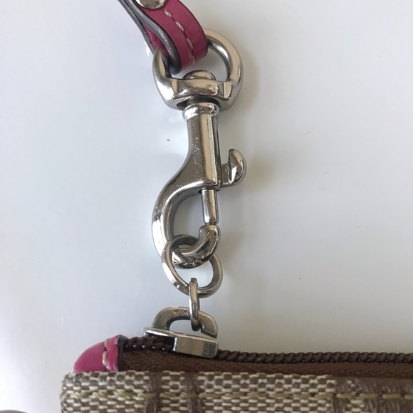 Coach Signature Jacquard Patent Leather Monogram Wristlet, Y2K / Vintage - Picture 8 of 16